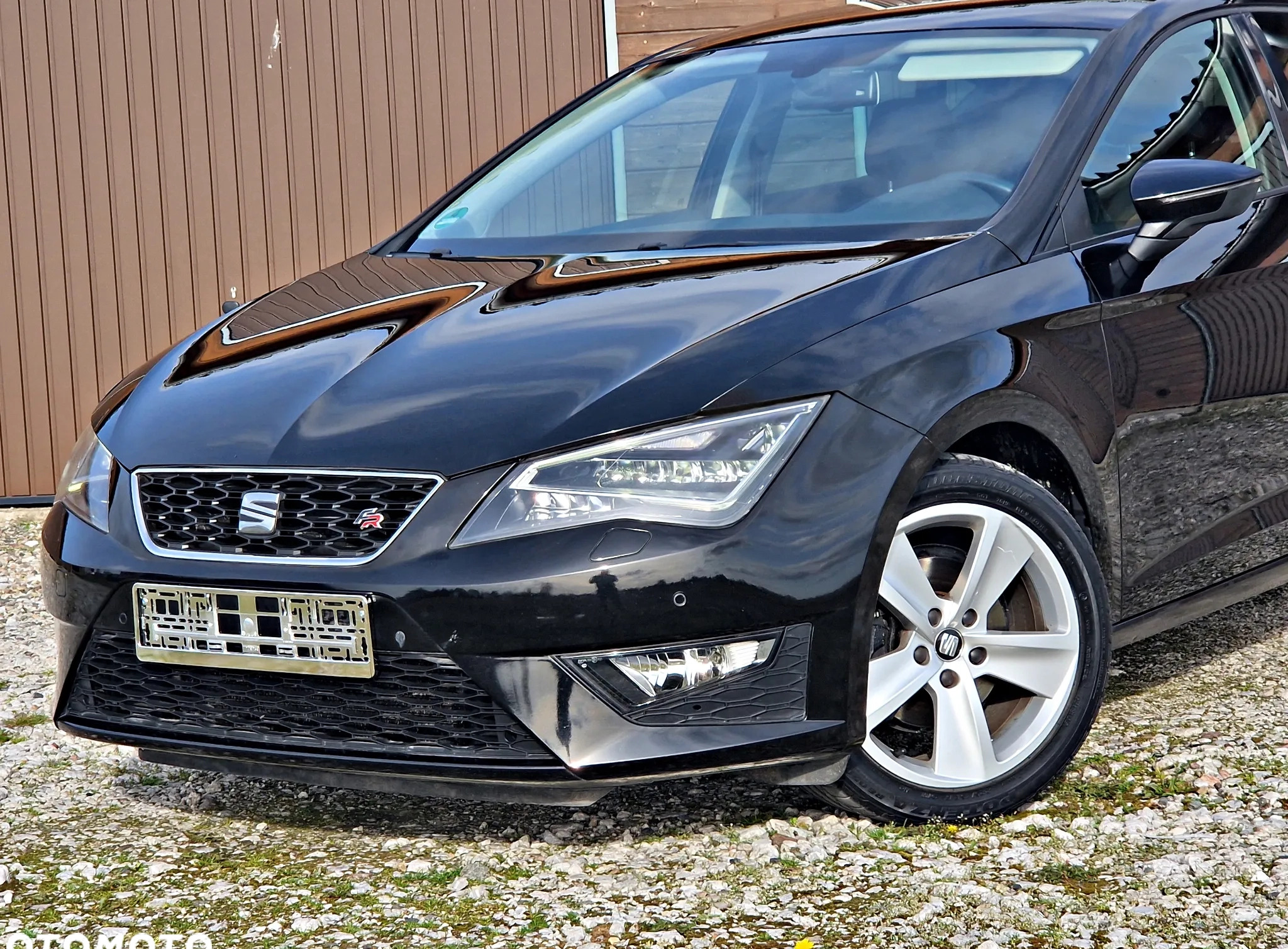 Seat Leon cena 47900 przebieg: 208000, rok produkcji 2015 z Września małe 781